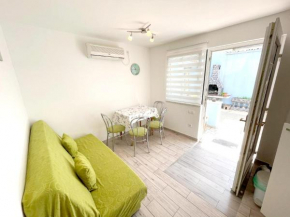One bedroom appartement with sea view furnished terrace and wifi at Jadranovo